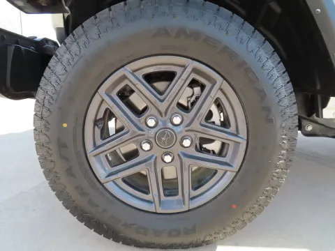 More photos of 2025 Jeep Gladiator Sport S at Martin Swanty's Paradise Auto, AZ