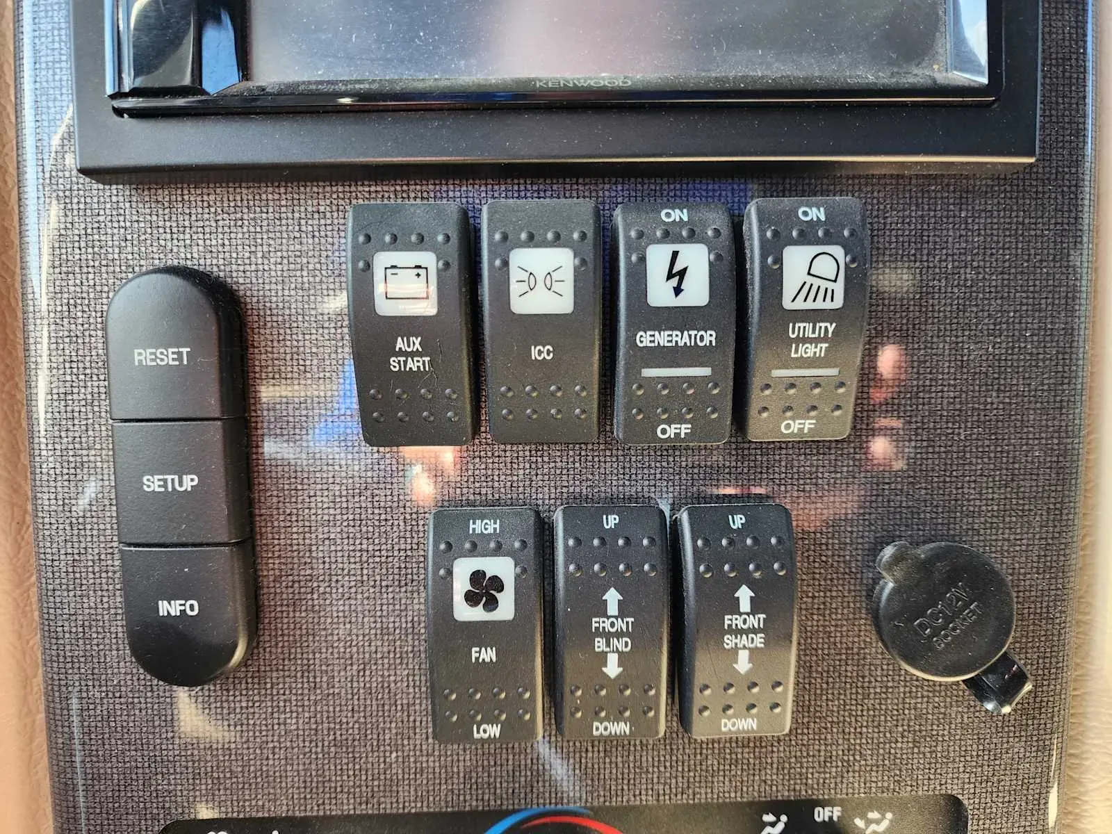 2016 Ford F-53 - Photo 10