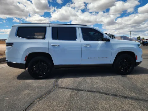 More photos of 2022 Jeep Grand Wagoneer Series III at Martin Swanty's Paradise Auto, AZ