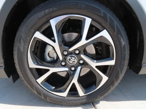 More photos of 2020 Toyota C-HR LE at Martin Swanty's Paradise Auto, AZ