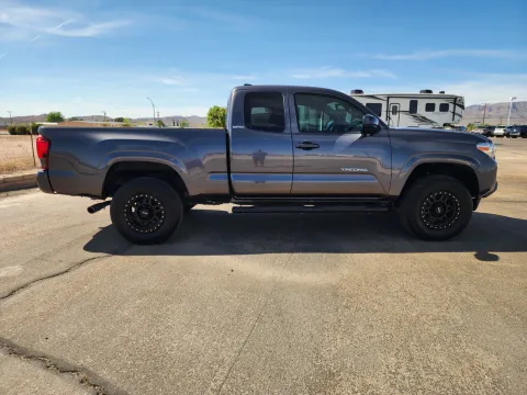 More photos of 2020 Toyota Tacoma SR5 at Martin Swanty's Paradise Auto, AZ