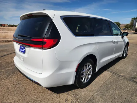 More photos of 2024 Chrysler Pacifica Touring L at Martin Swanty's Paradise Auto, AZ
