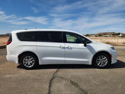 More photos of 2024 Chrysler Pacifica Touring L at Martin Swanty's Paradise Auto, AZ