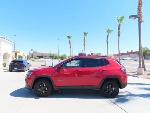 More photos of 2024 Jeep Compass Latitude at Martin Swanty's Paradise Auto, AZ