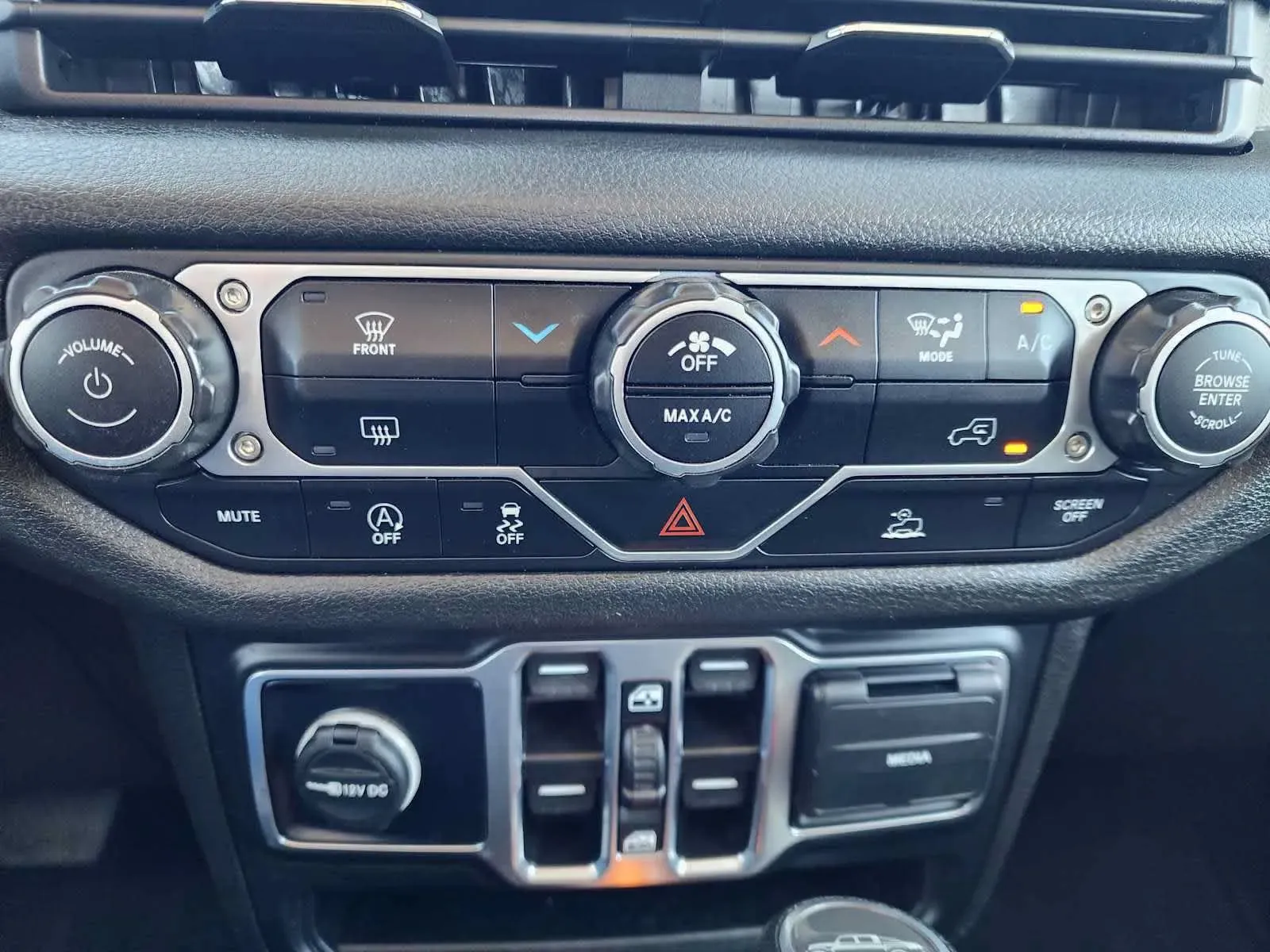 Jeep Gladiator photo 24