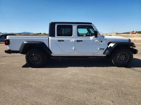 More photos of 2025 Jeep Gladiator Sport S at Martin Swanty's Paradise Auto, AZ