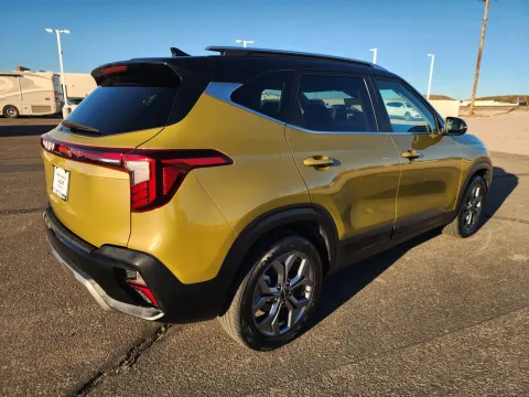 More photos of 2024 Kia Seltos S at Martin Swanty's Paradise Auto, AZ