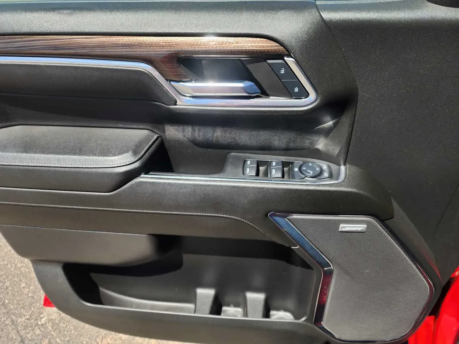 Chevrolet Silverado photo 19