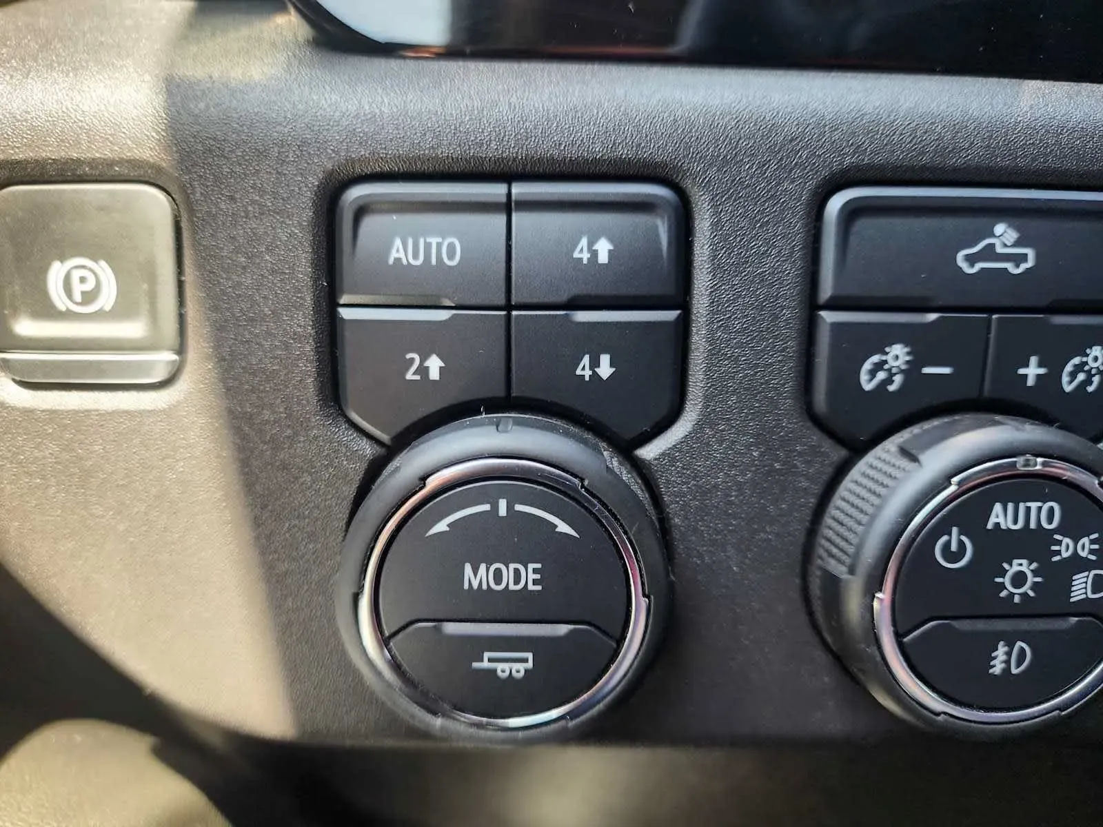 Chevrolet Silverado photo 30