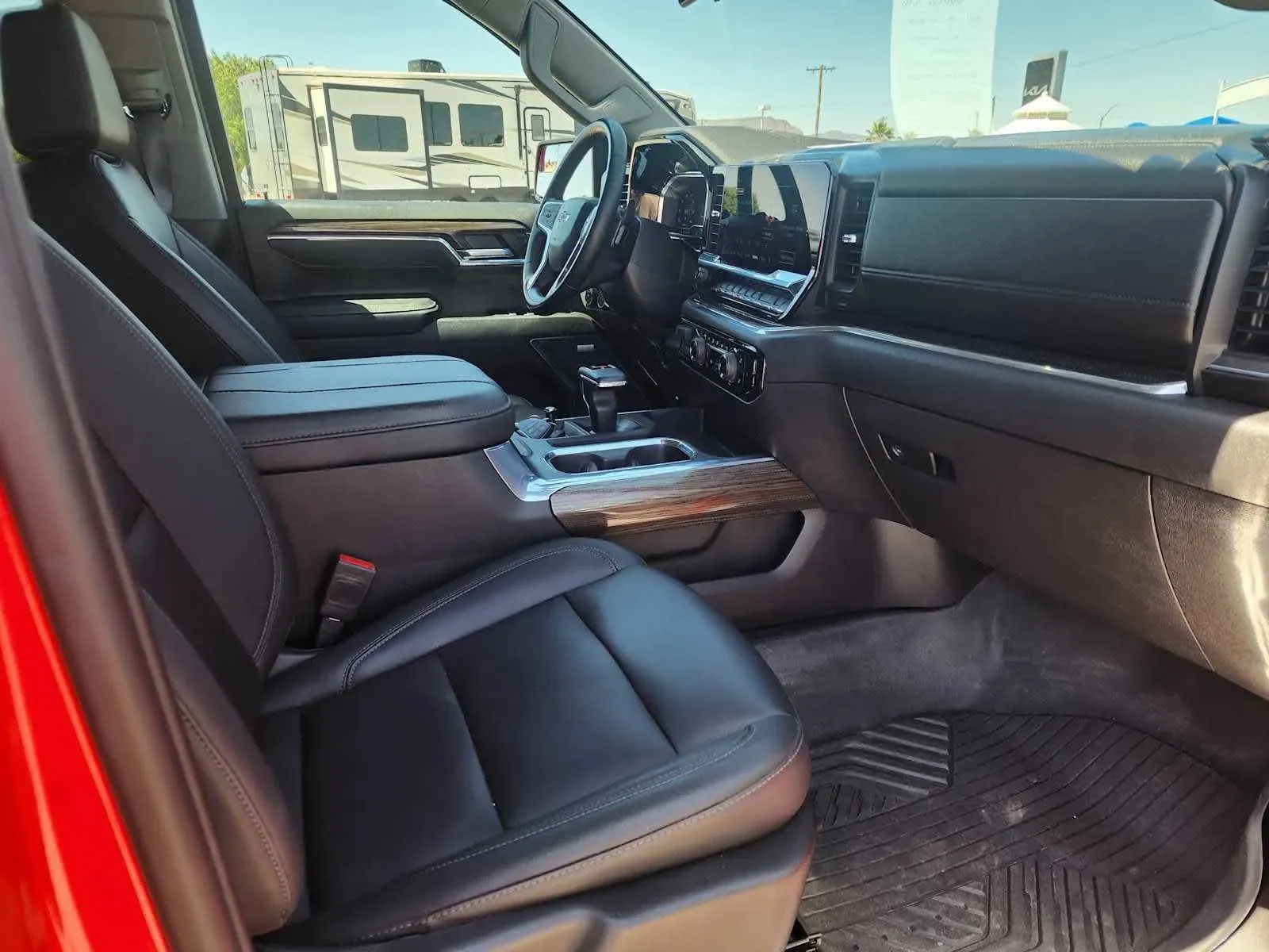Chevrolet Silverado photo 15