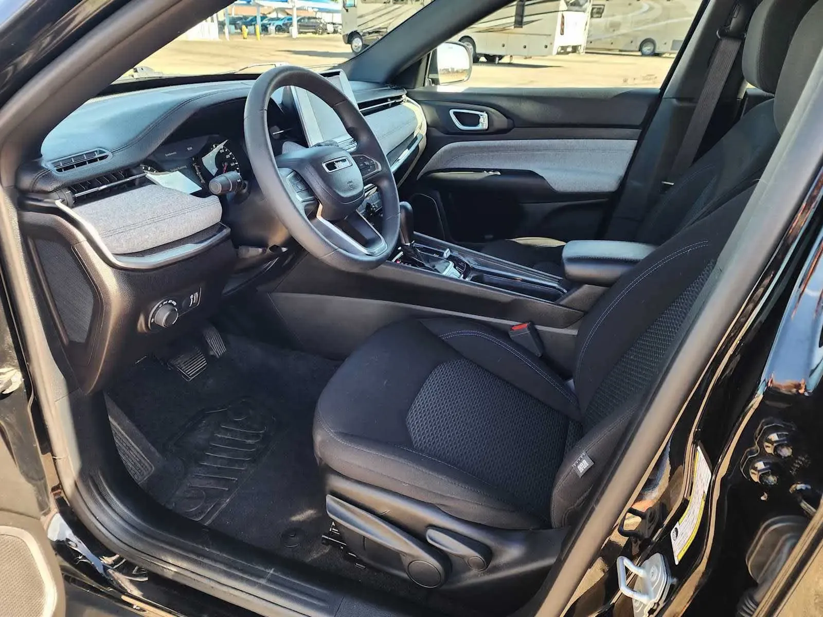 Jeep Compass photo 15