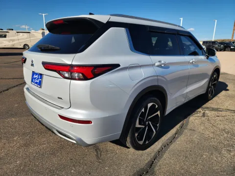 More photos of 2024 Mitsubishi Outlander at Martin Swanty's Paradise Auto, AZ