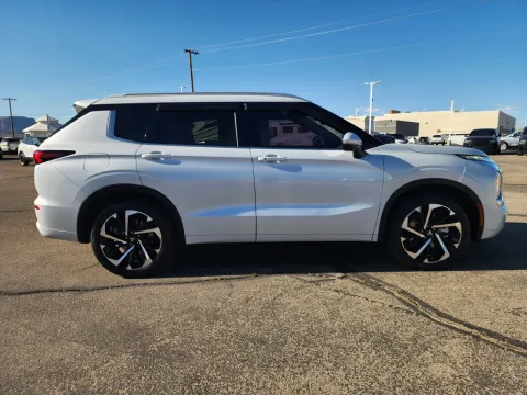 More photos of 2024 Mitsubishi Outlander at Martin Swanty's Paradise Auto, AZ