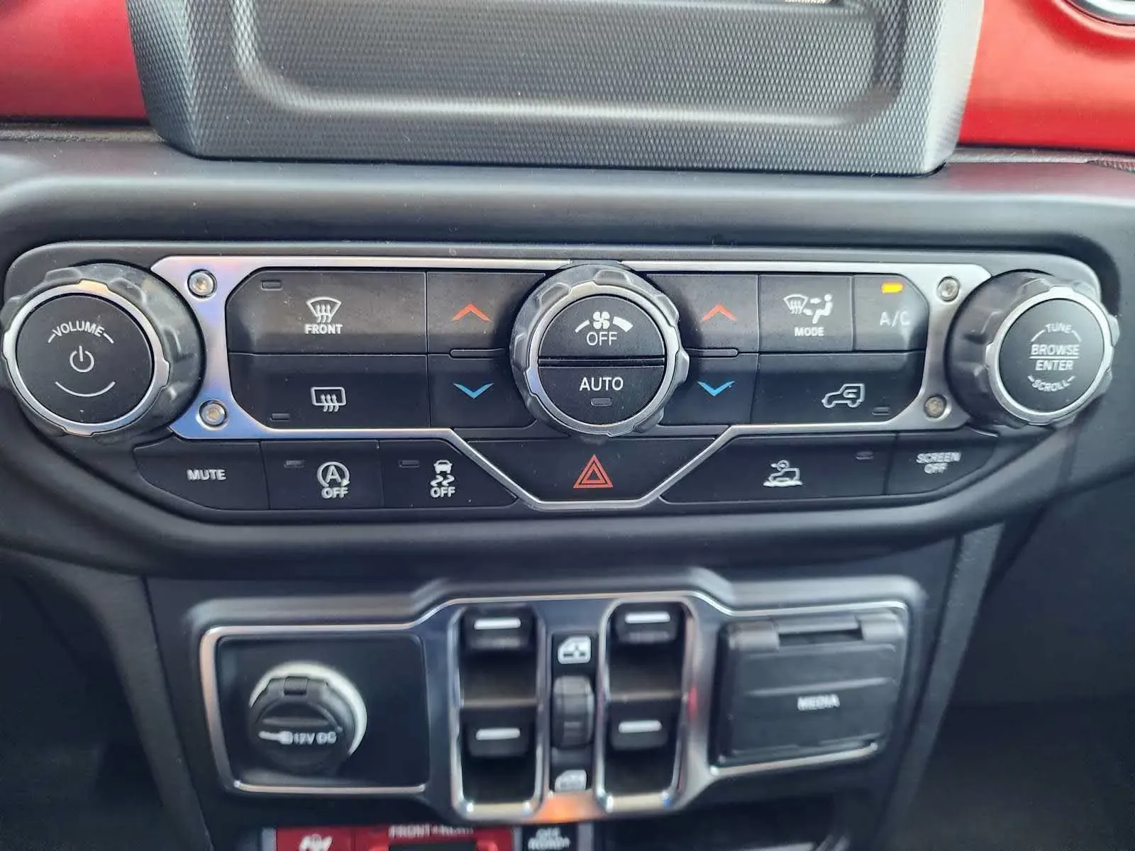 Jeep Gladiator photo 27