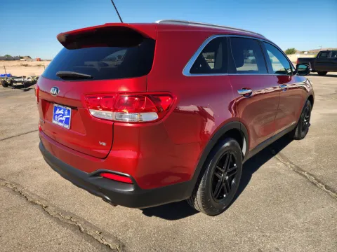 More photos of 2017 Kia Sorento LX V6 at Martin Swanty's Paradise Auto, AZ