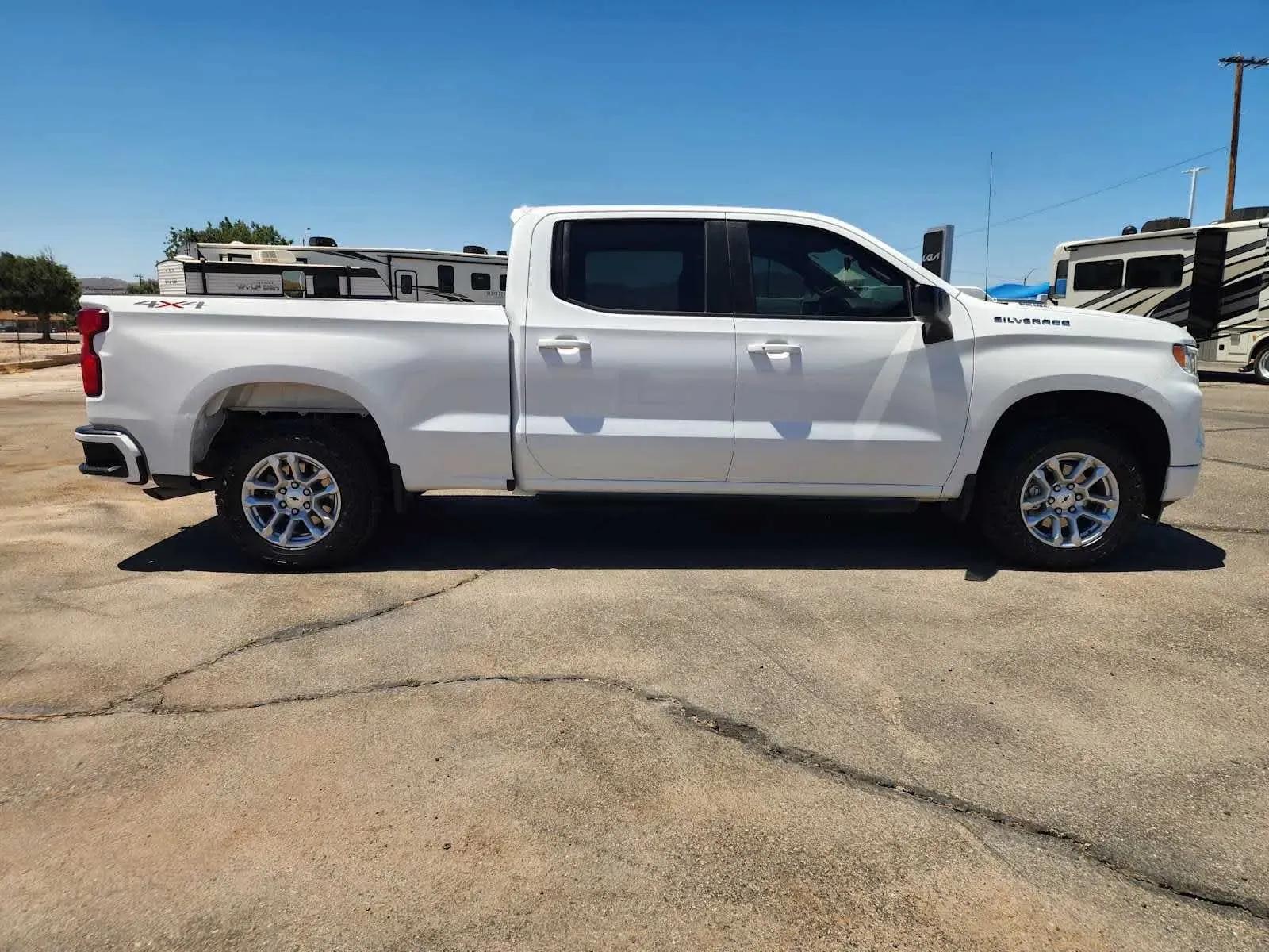 Chevrolet Silverado photo 4