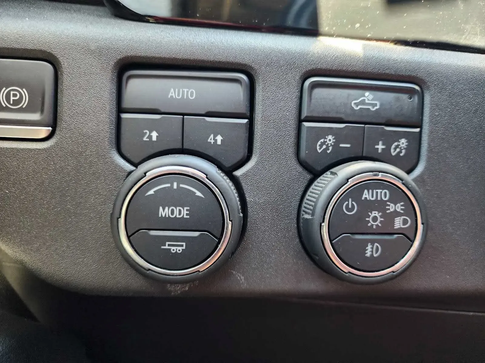Chevrolet Silverado photo 28
