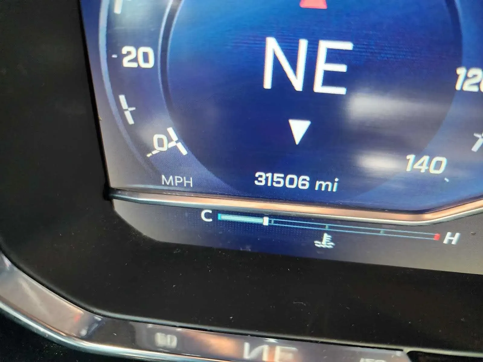 Chevrolet Silverado photo 23