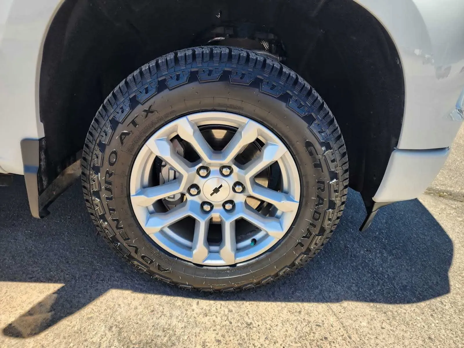 Chevrolet Silverado photo 12