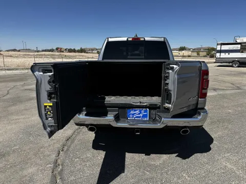 More photos of 2022 Ram 1500 Laramie at Martin Swanty's Paradise Auto, AZ