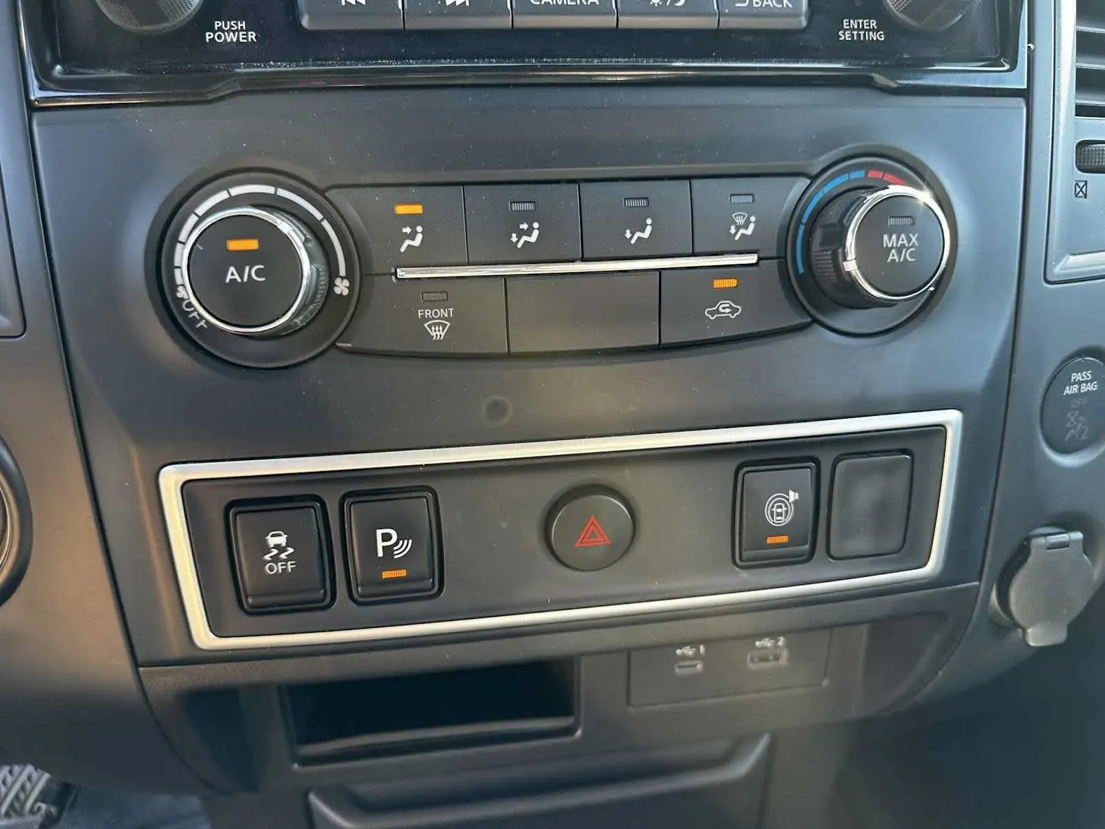 Nissan Titan photo 23