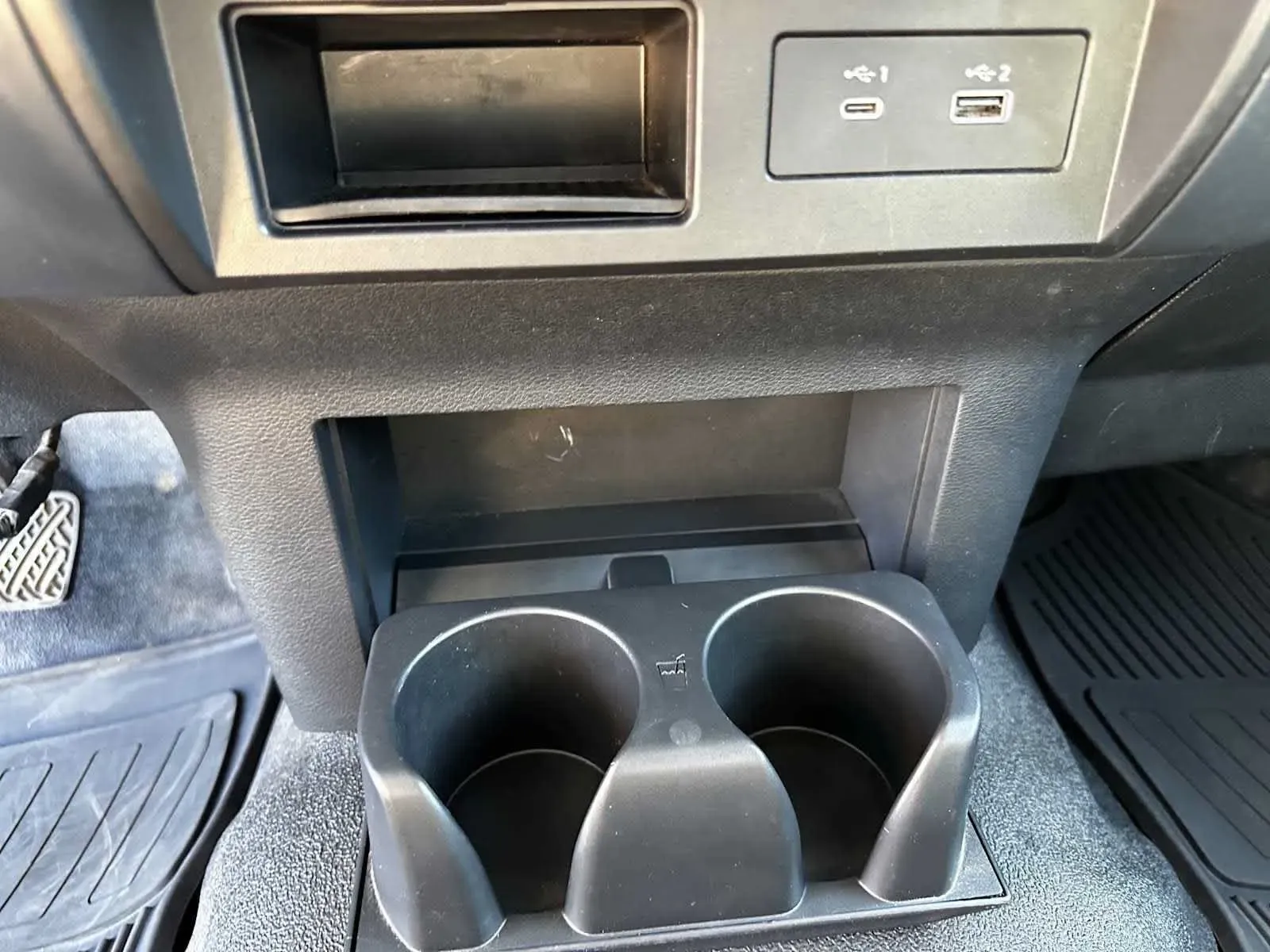 Nissan Titan photo 24