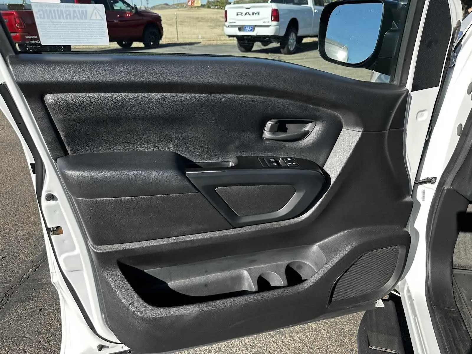 Nissan Titan photo 18