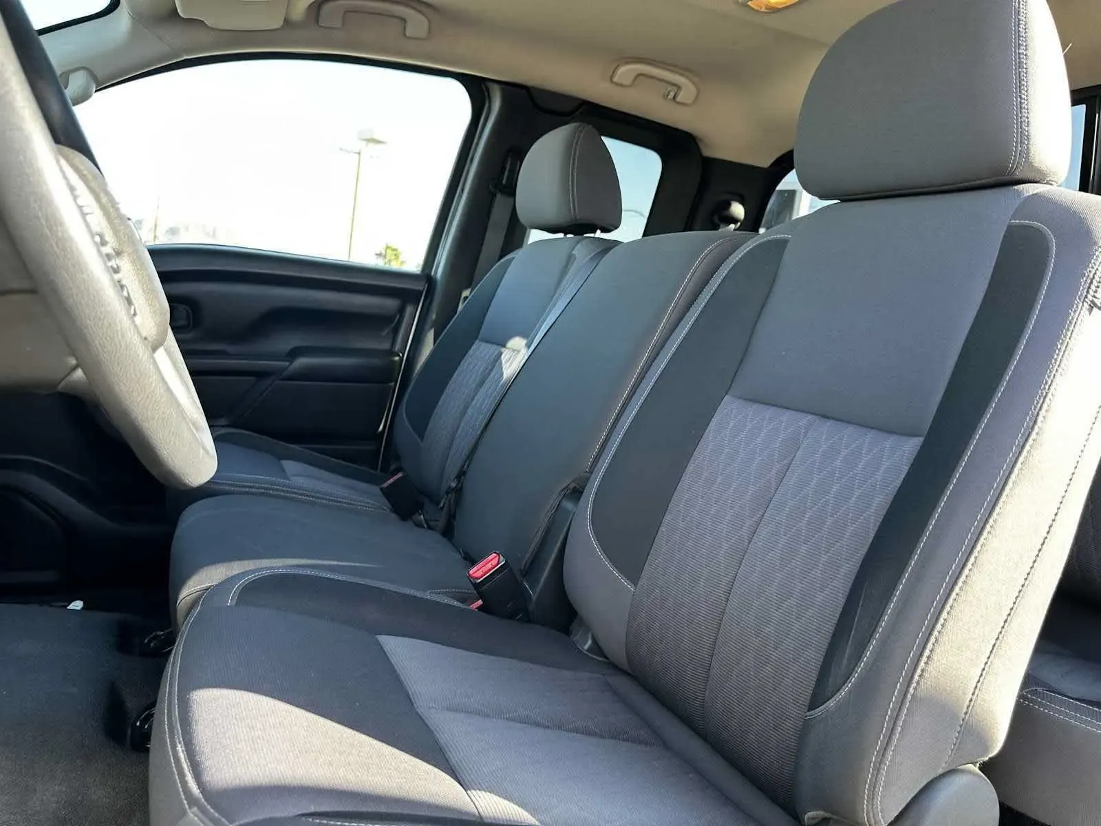 Nissan Titan photo 16