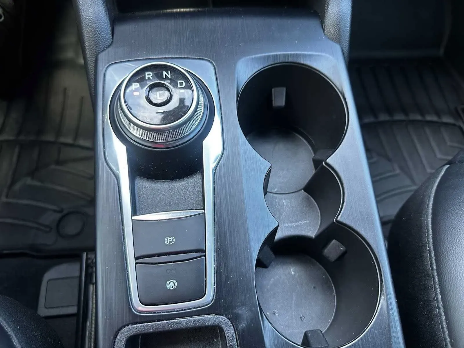 Ford Escape photo 23