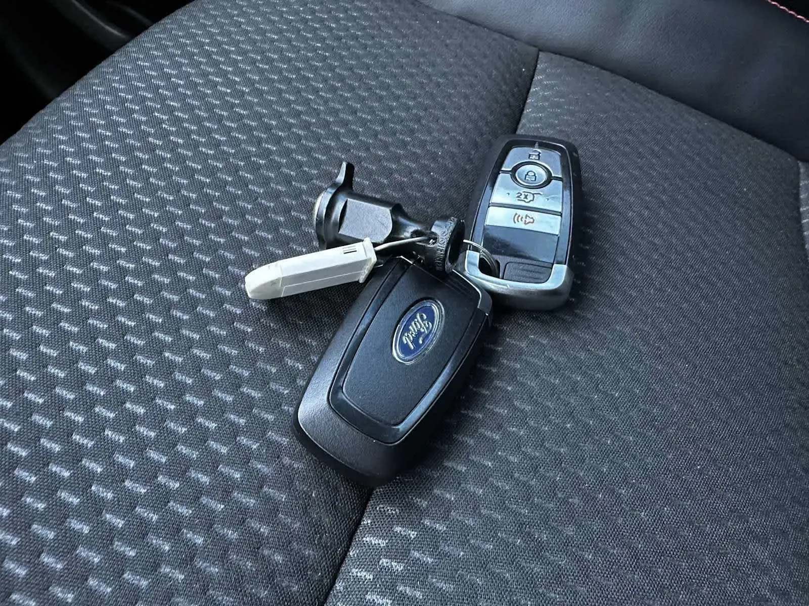 Ford Escape photo 25