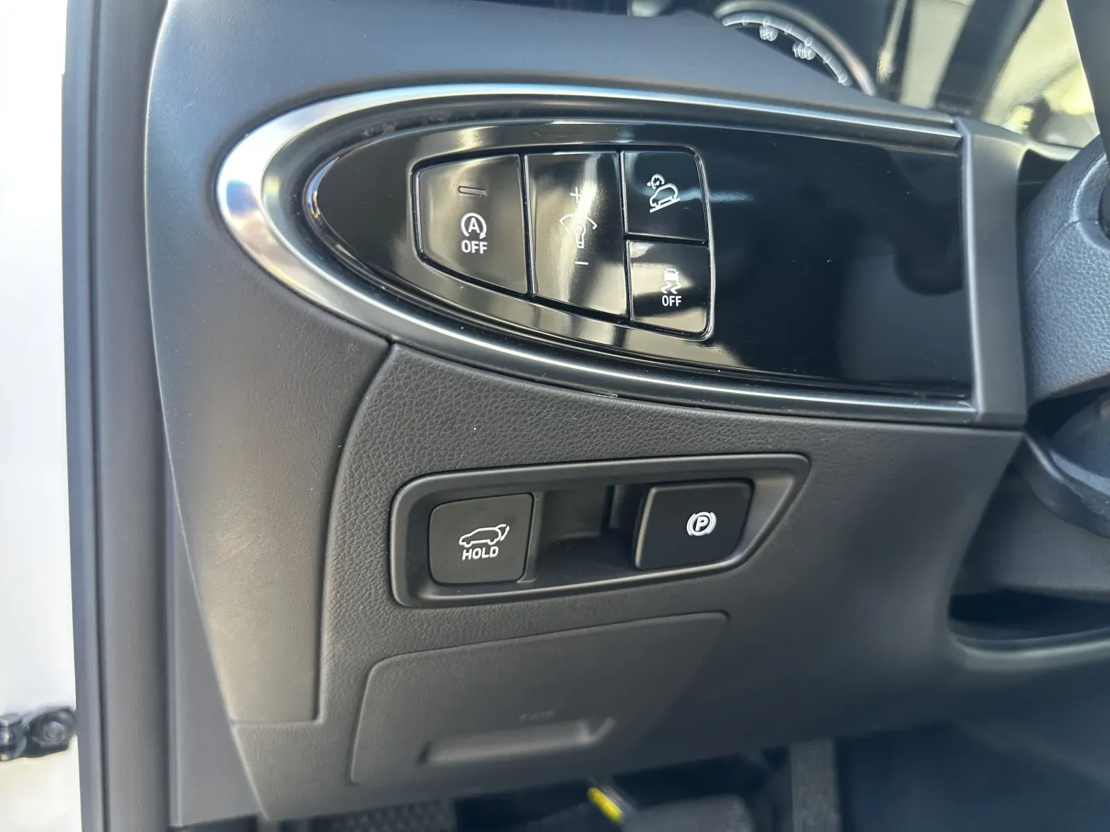 2025 GENESIS GV70 Standard - Photo 21
