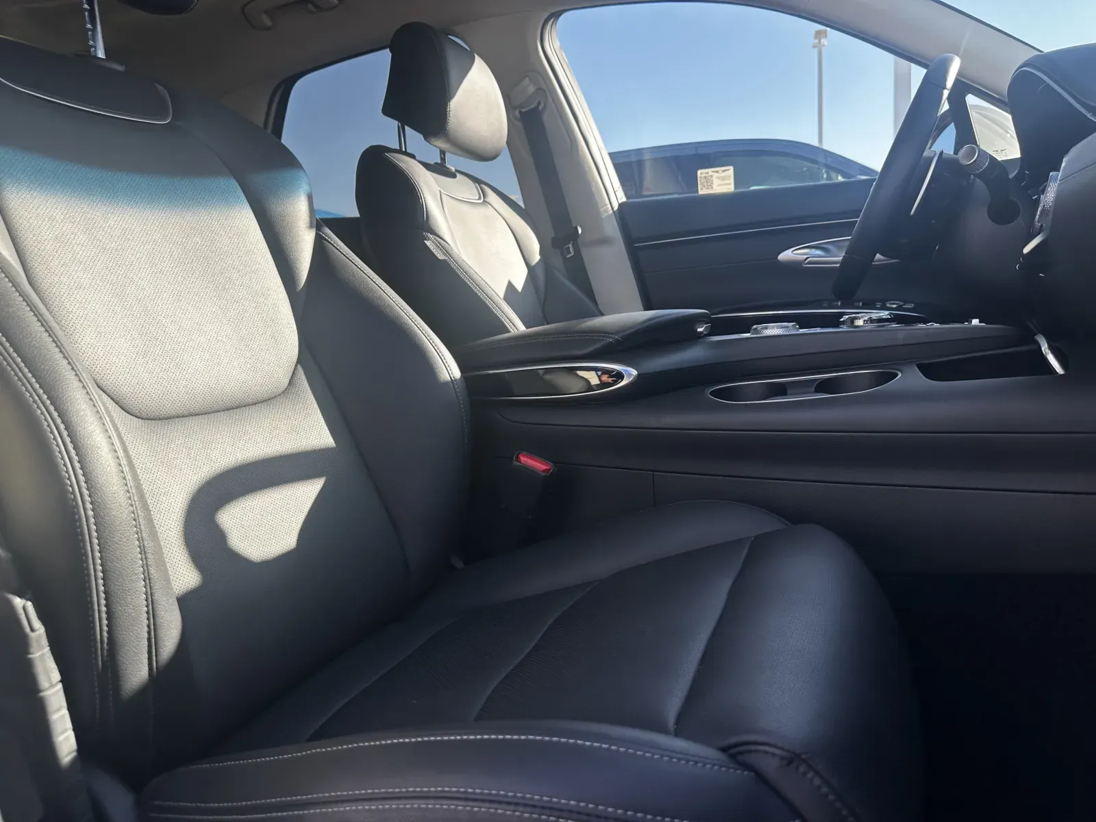 2025 GENESIS GV70 Standard - Photo 11