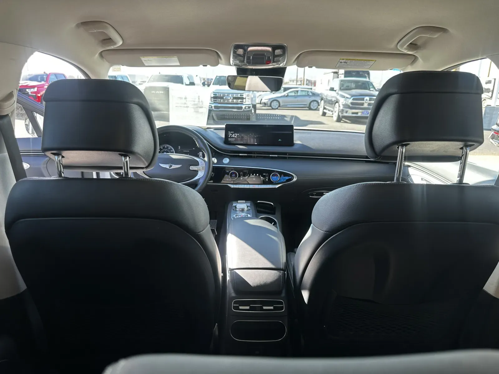 2025 GENESIS GV70 Standard - Photo 15