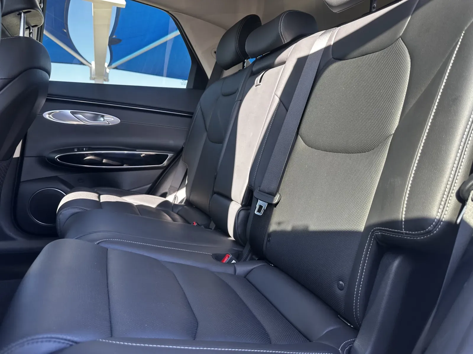 2025 GENESIS GV70 Standard - Photo 16