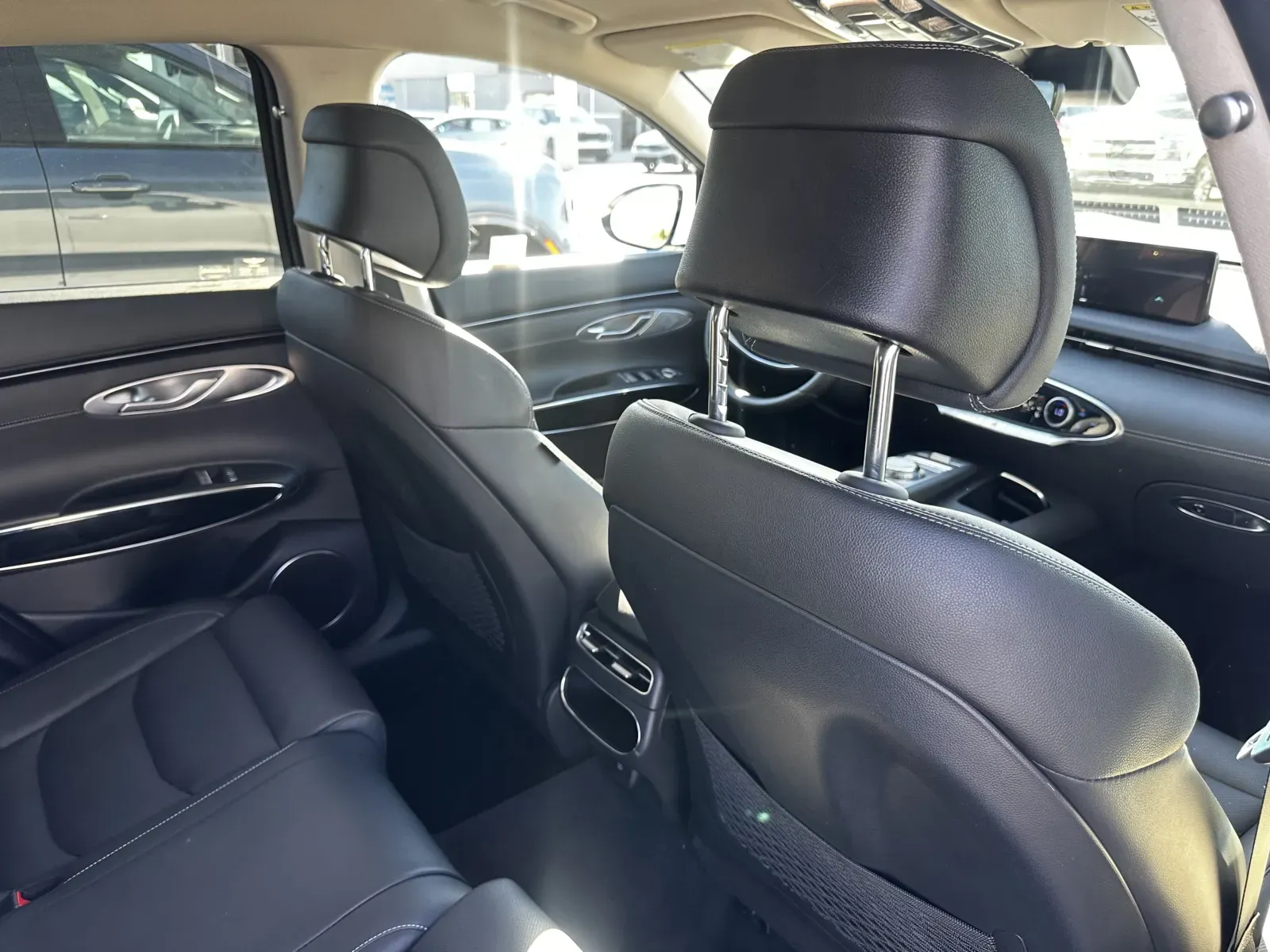 2025 GENESIS GV70 Standard - Photo 12