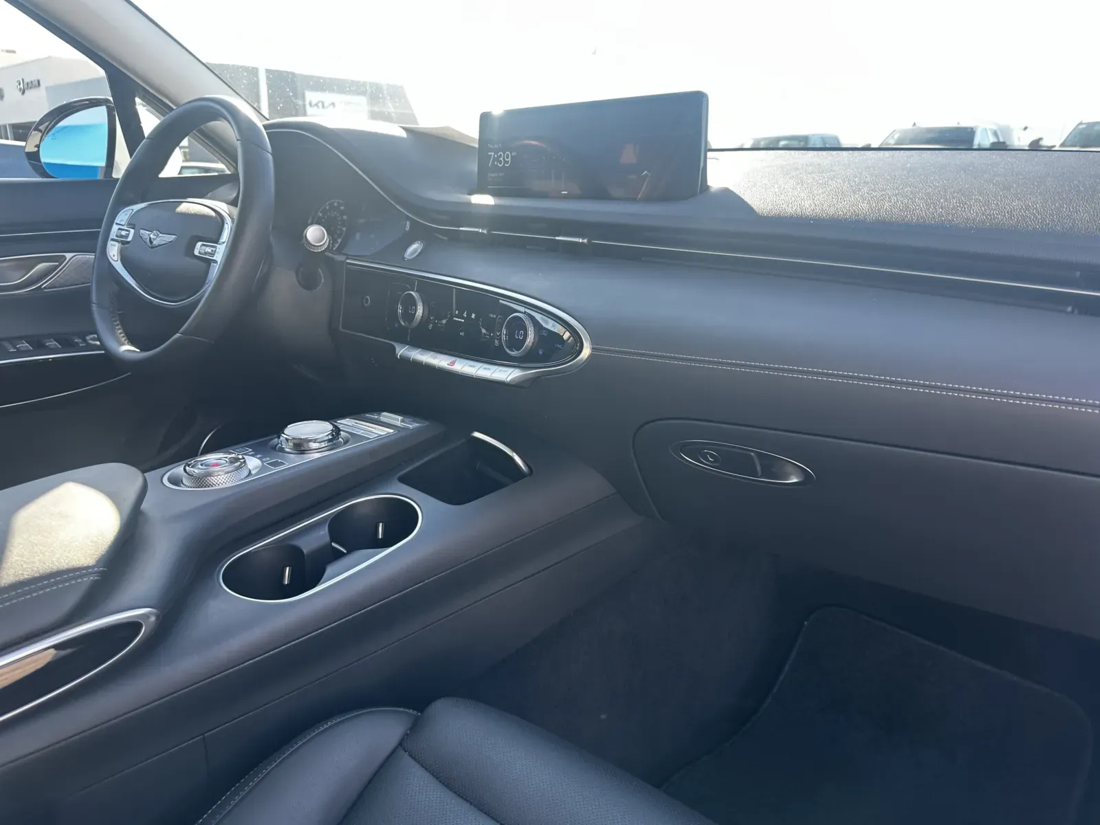 2025 GENESIS GV70 Standard - Photo 10
