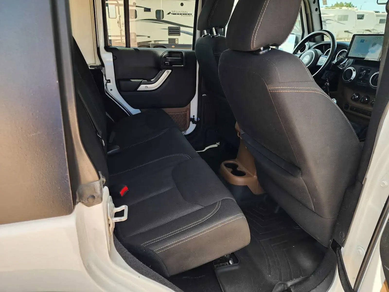 Jeep Wrangler photo 13