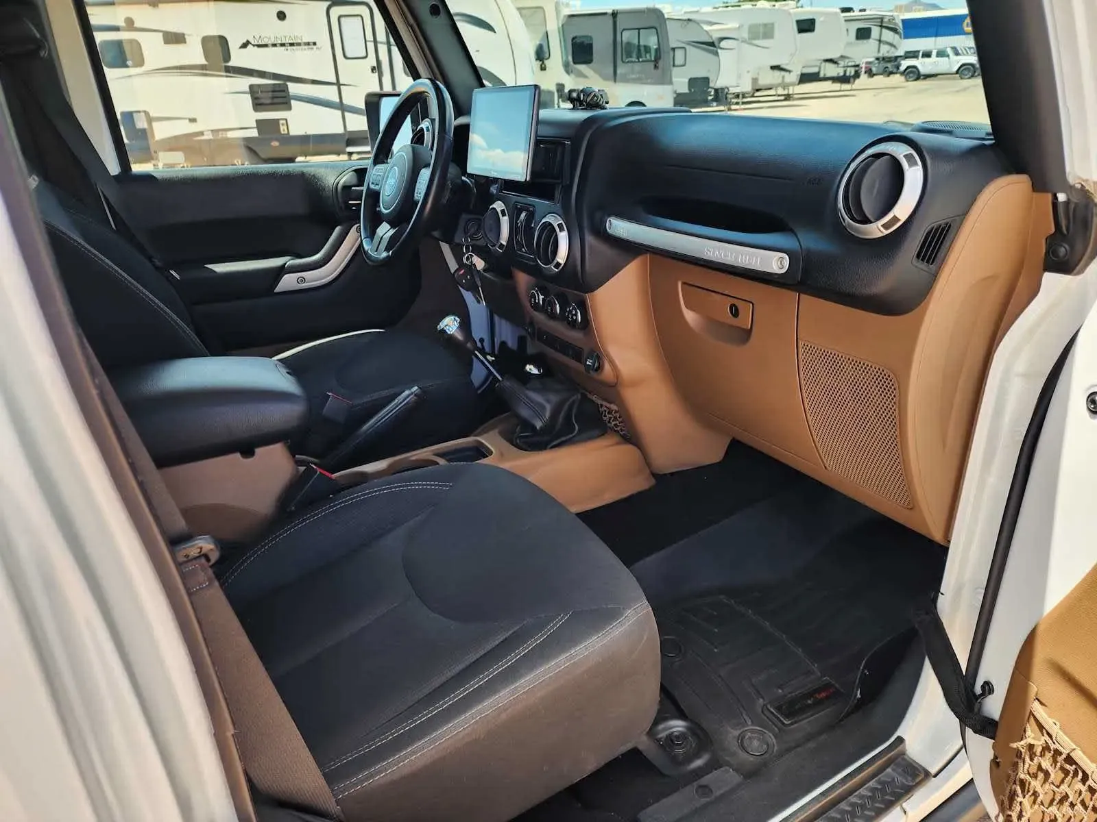 Jeep Wrangler photo 12