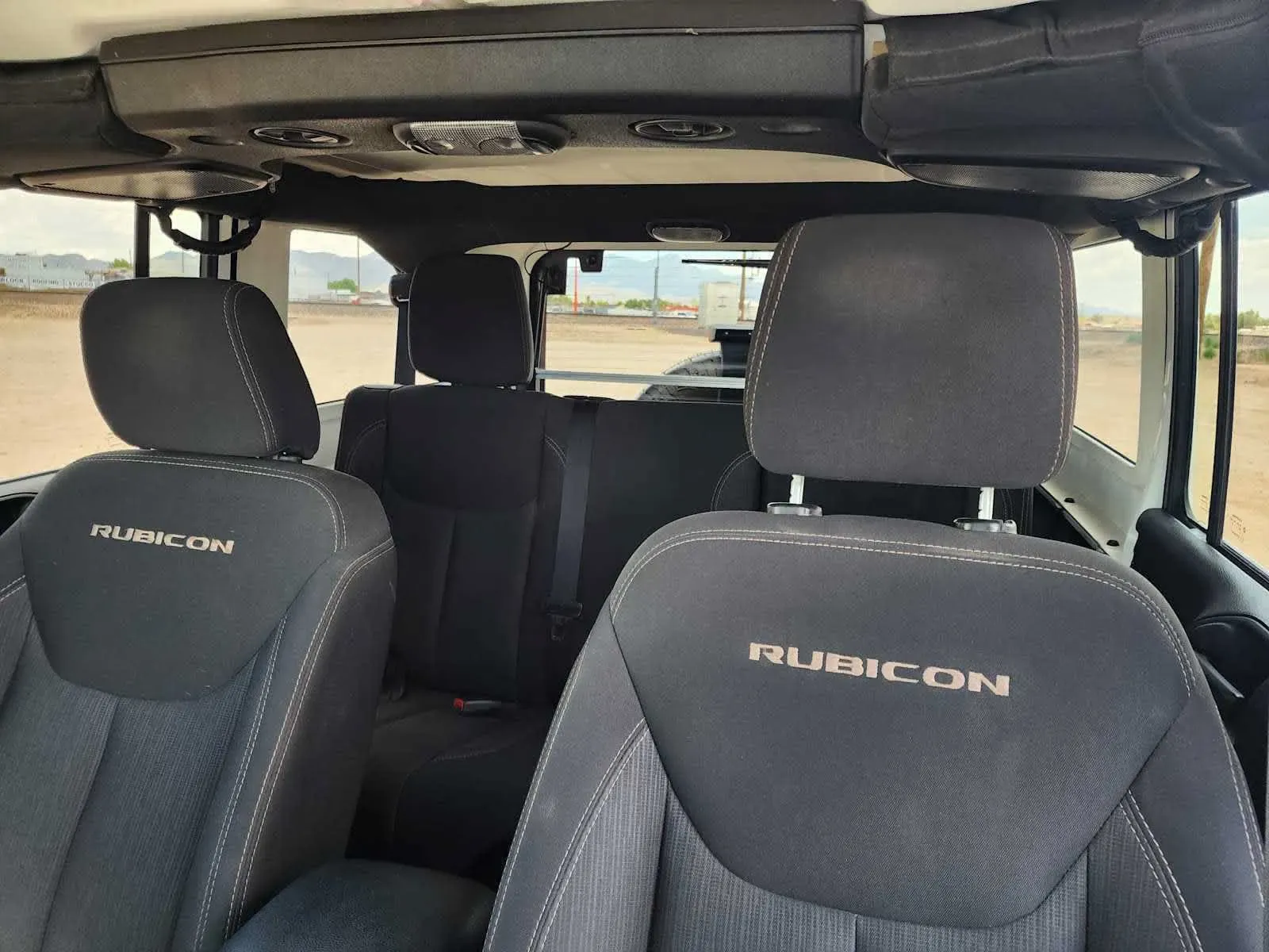 Jeep Wrangler photo 17