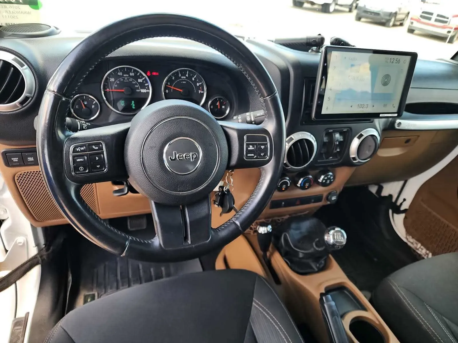 Jeep Wrangler photo 2