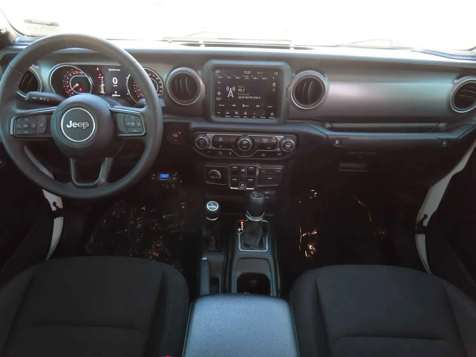 Jeep Gladiator photo 2