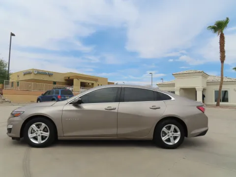 More photos of 2022 Chevrolet Malibu LT at Martin Swanty's Paradise Auto, AZ