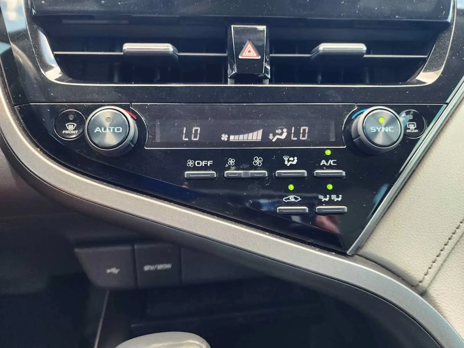 Toyota Camry photo 23