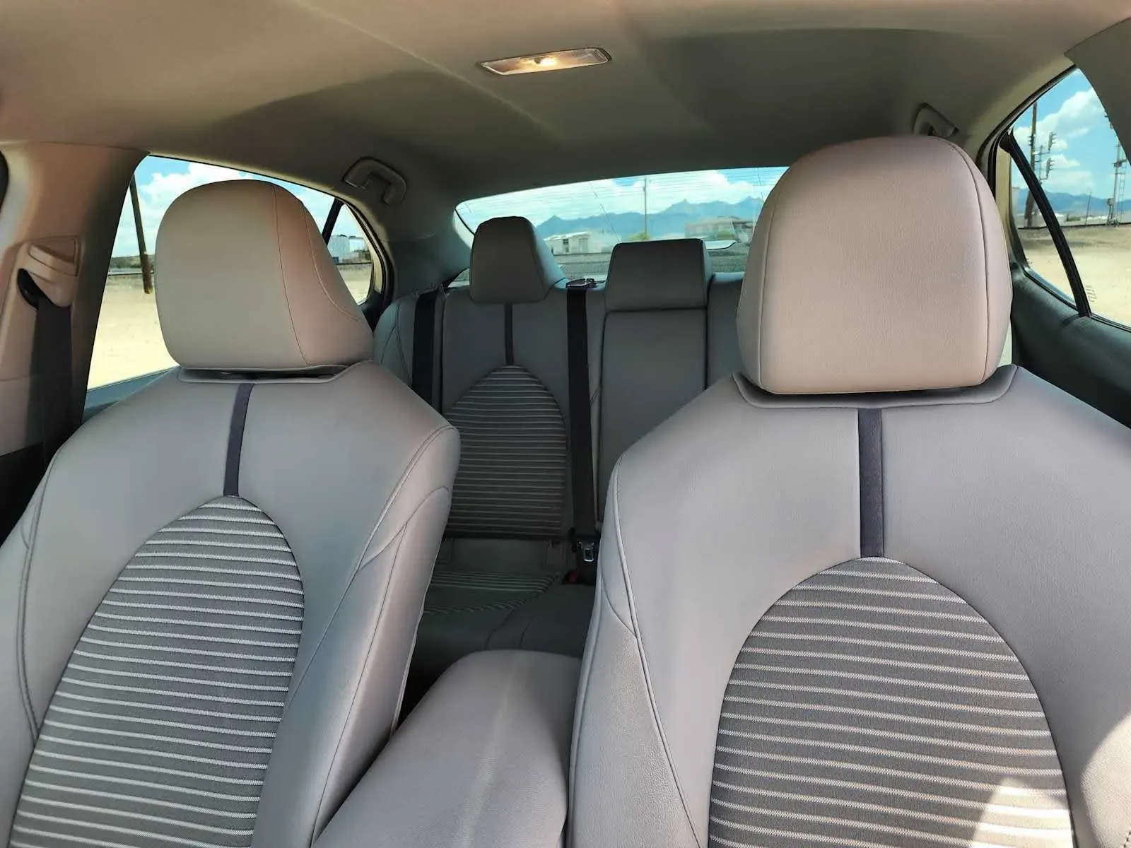 Toyota Camry photo 16