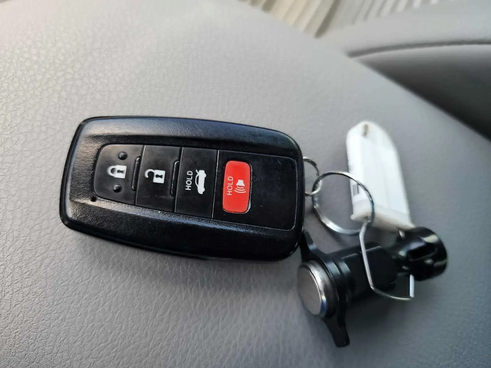 Toyota Camry photo 25
