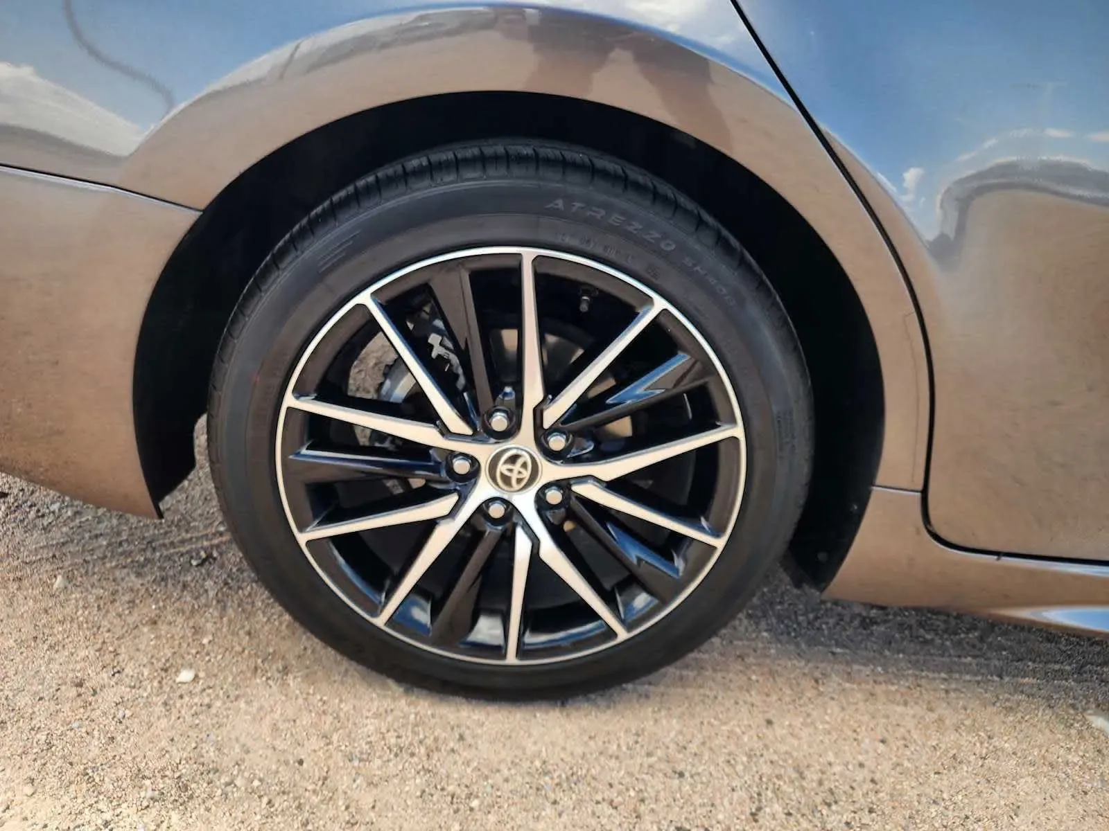 Toyota Camry photo 11