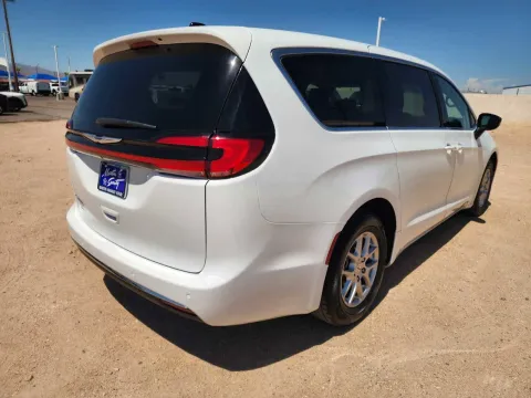 More photos of 2024 Chrysler Pacifica Touring L at Martin Swanty's Paradise Auto, AZ