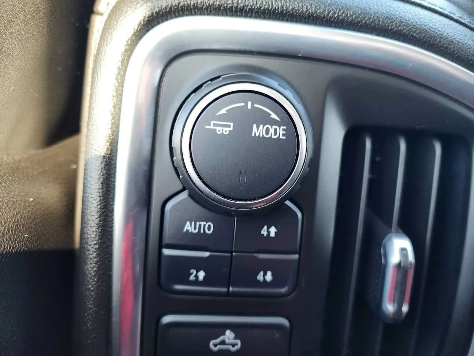 Chevrolet Silverado photo 26