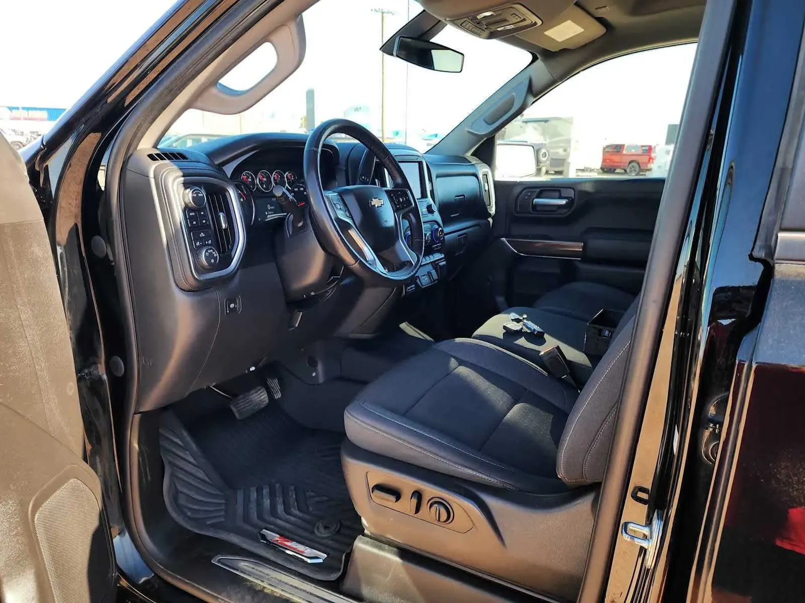Chevrolet Silverado photo 16