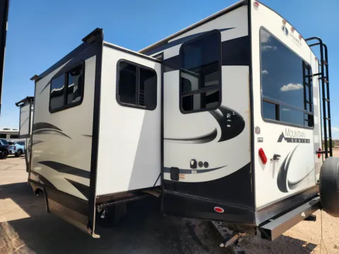 More photos of 2020 OUTDOORS RV BLACKSTONE 250RDS at Martin Swanty's Paradise Auto, AZ